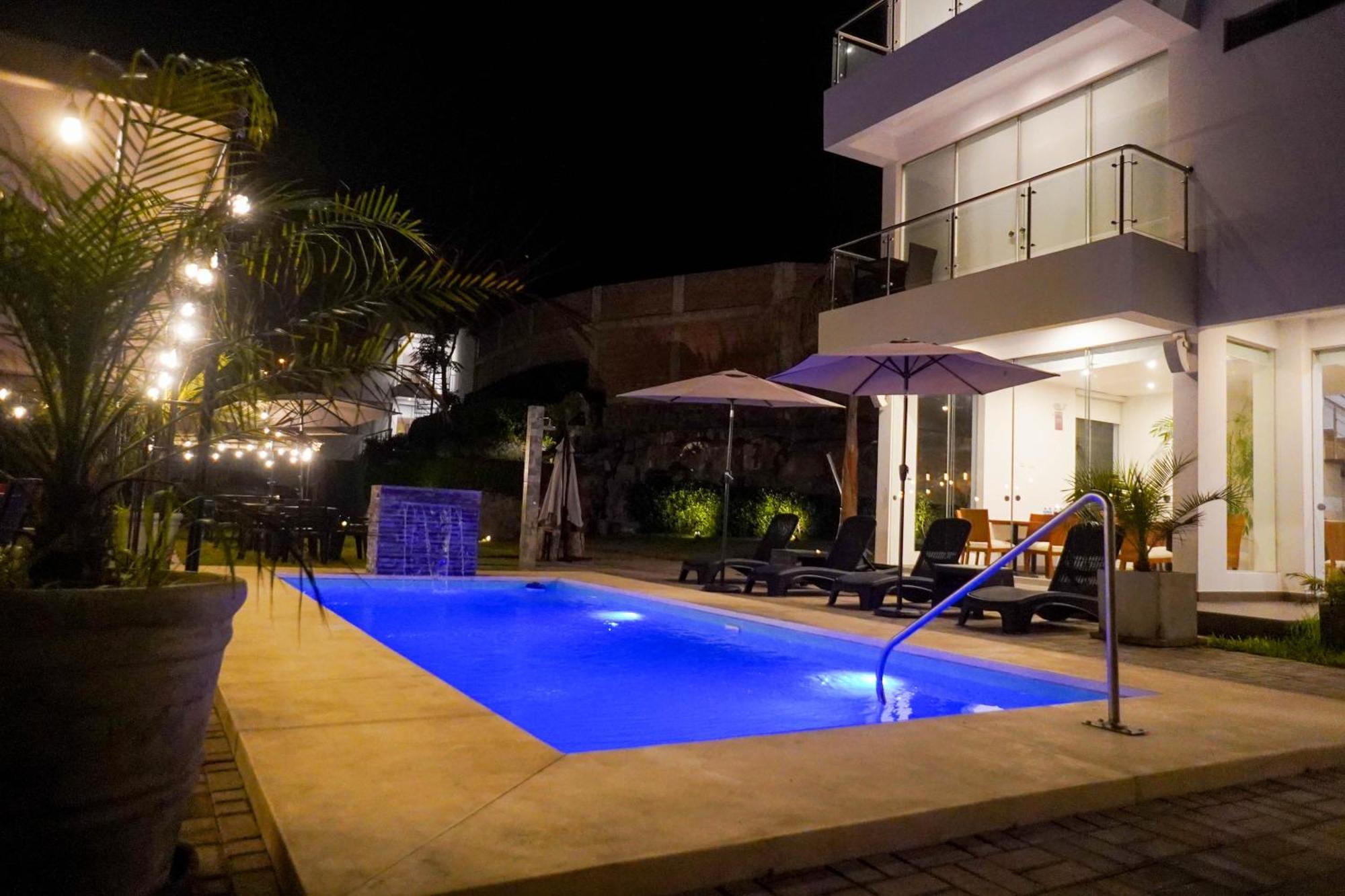 Silver Inn Hotel Cerro Azul Buitenkant foto