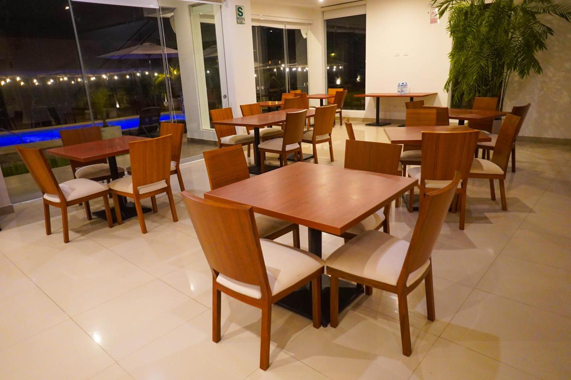 Silver Inn Hotel Cerro Azul Buitenkant foto