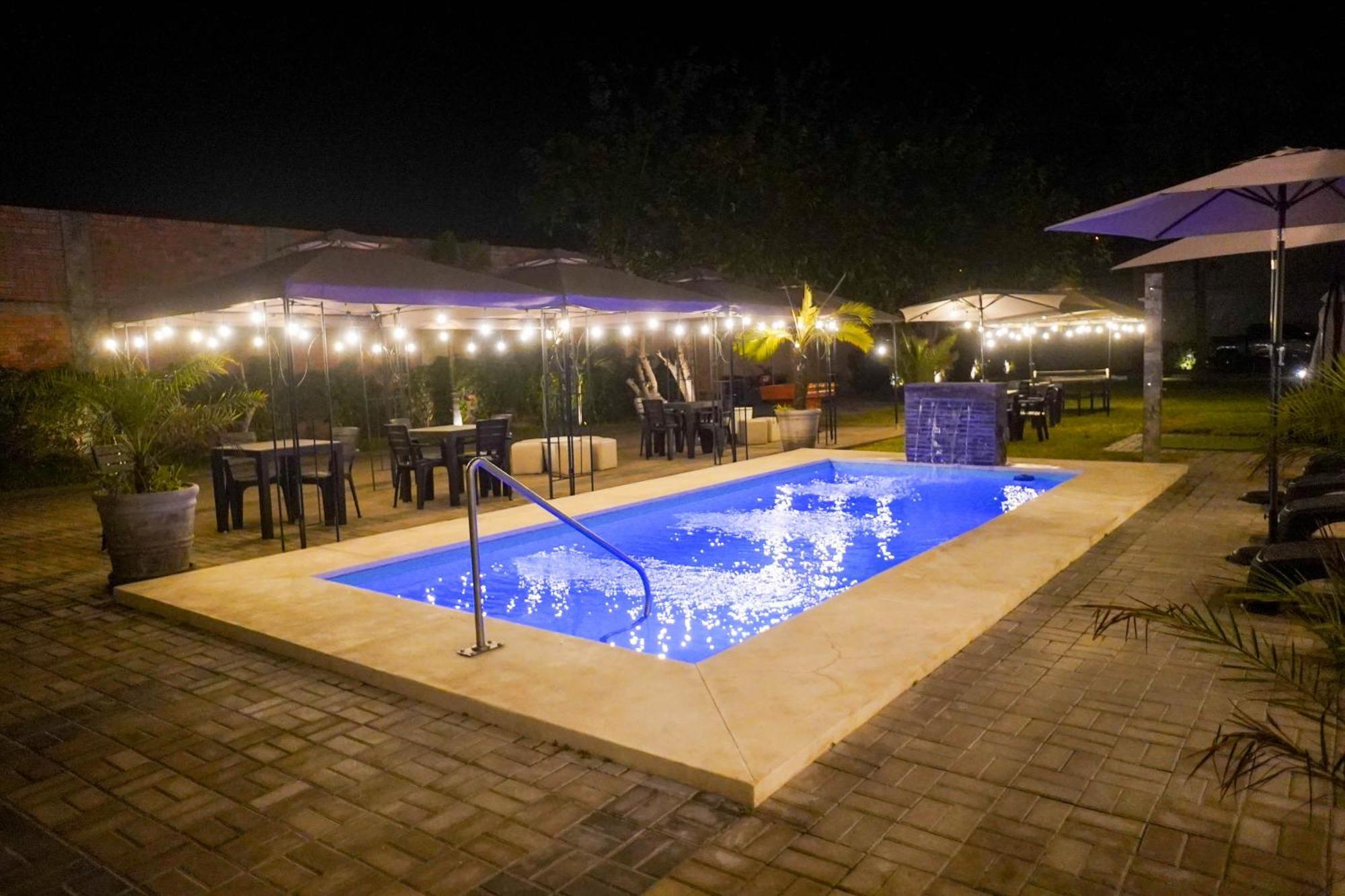 Silver Inn Hotel Cerro Azul Buitenkant foto